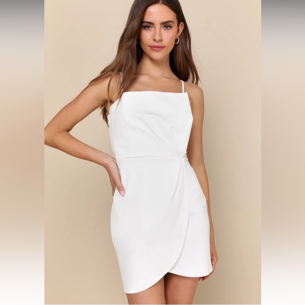 NWT Drinks On Me White Sleeveless Pleated Bodycon Dress